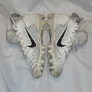 Nike Youth Size 1.5 Athletic Cleats White Hook And Loop